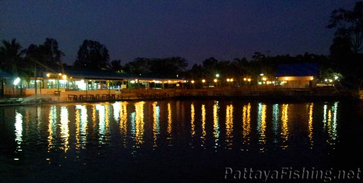 Baetong Fishing Park at dusk